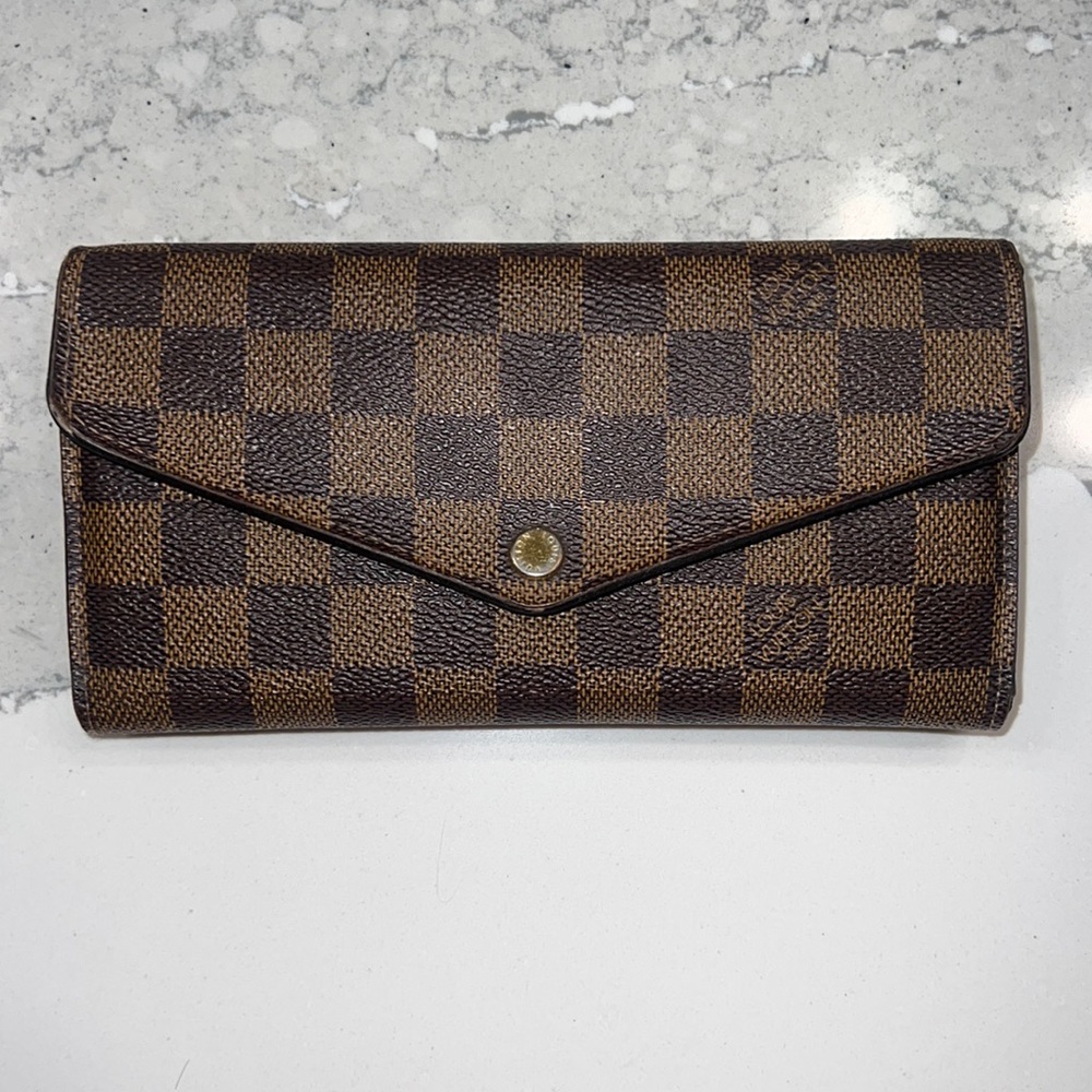 Authentic Louis Vuitton Sarah Wallet